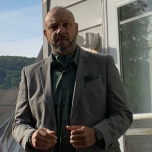 Meet your Posher, Evelio